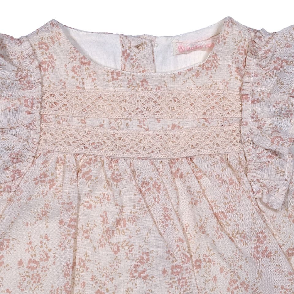 Çiçekli Dantel Yakalı Kız Bebek Takım – Fırfırlı Üst ve Bloomer Şort